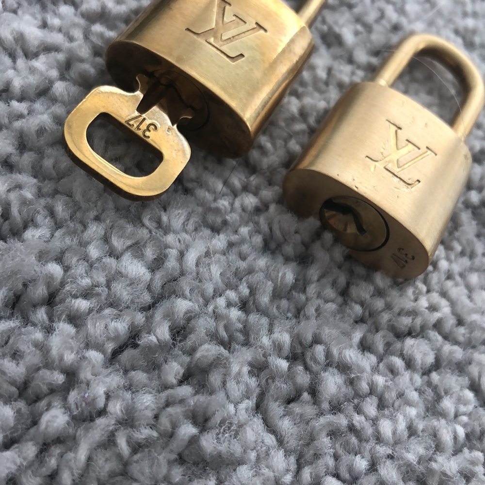 Authentic Louis Vuitton padlocks - Picture 2 of 3
